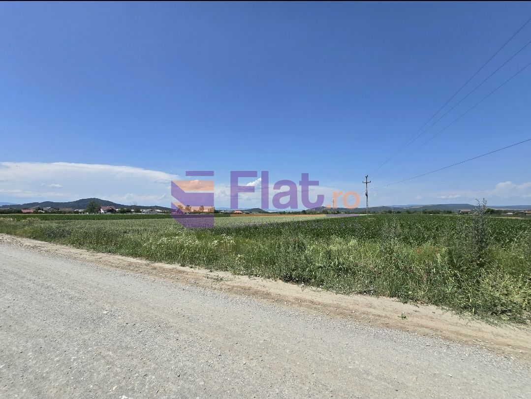 Teren intravilan de vânzare în Hărman, Brașov cu utilitati - Poză 1