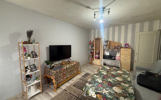 Apartament 2 camere Decomandat 1 Mai zona Pelendava et 1/4 - Poză 1