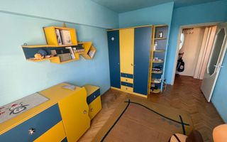 Apartament cu 4 camere de inchiriat-Str Republici-Zona 7 Noiembrie - Poză 2