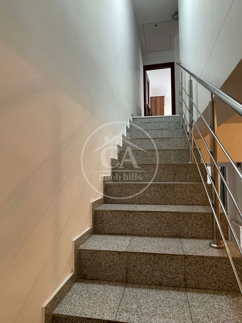 Apartament de vanzare cu 3 camere in zona Central, Oradea - Poză 15