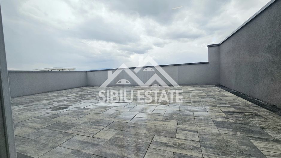 Penthouse Sibiu terasa mare vedere panoramica - Poză 3