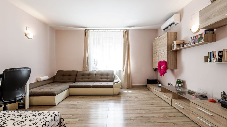 REZERVAT!Apartament 2 camere spatios la casa individuala zona centrala - Poză 3