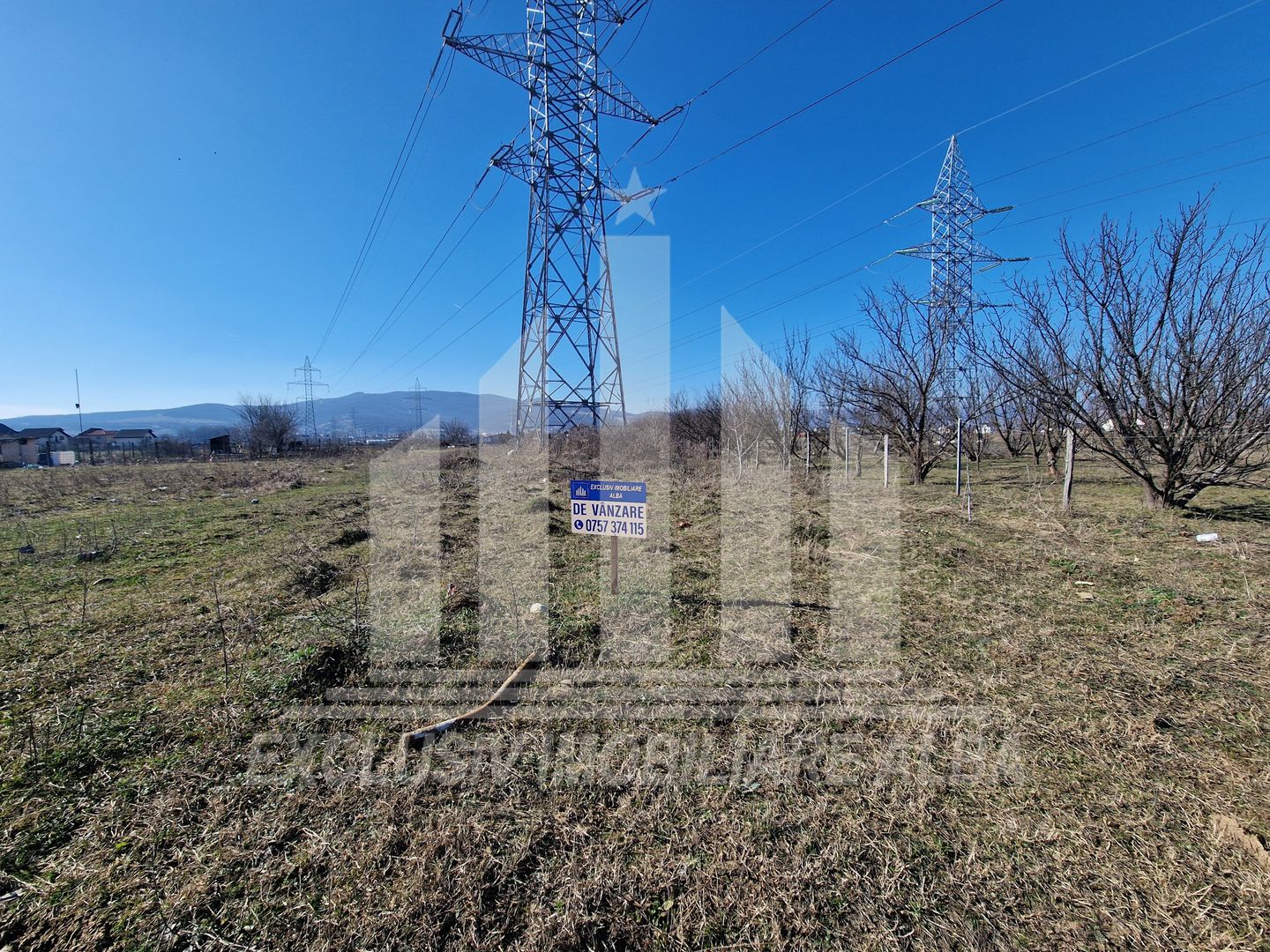 Teren intravilan | De vanzare | 3735 mp | 18 ml deschidere | Arex - Poză 3