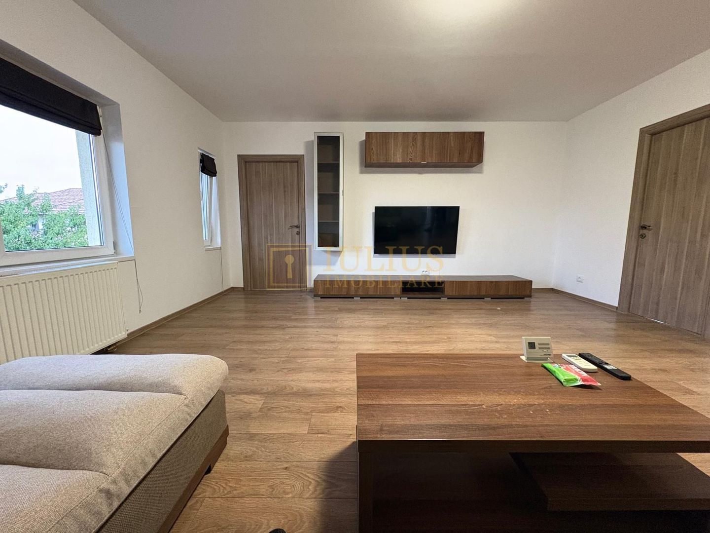Apartament la curte, 2 băi, loc de parcare, zona linistita, dressing - Poză 2