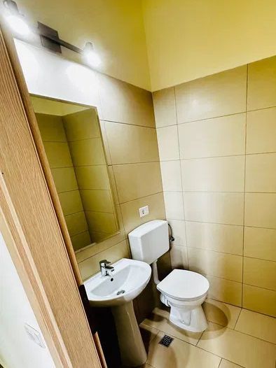 Inchiriem apartament 2 camere cu doua bai nemobilat - Poză 5