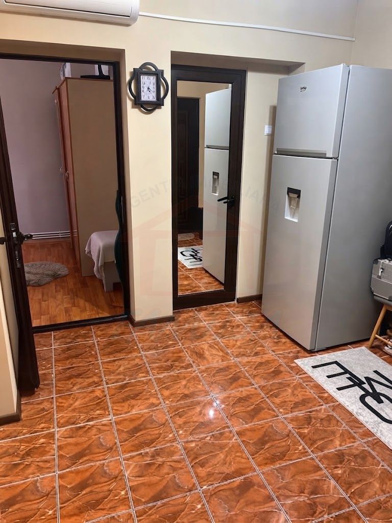 Apartament cu 2 camere de vânzare, Micro 16, etaj 2 - Poză 4