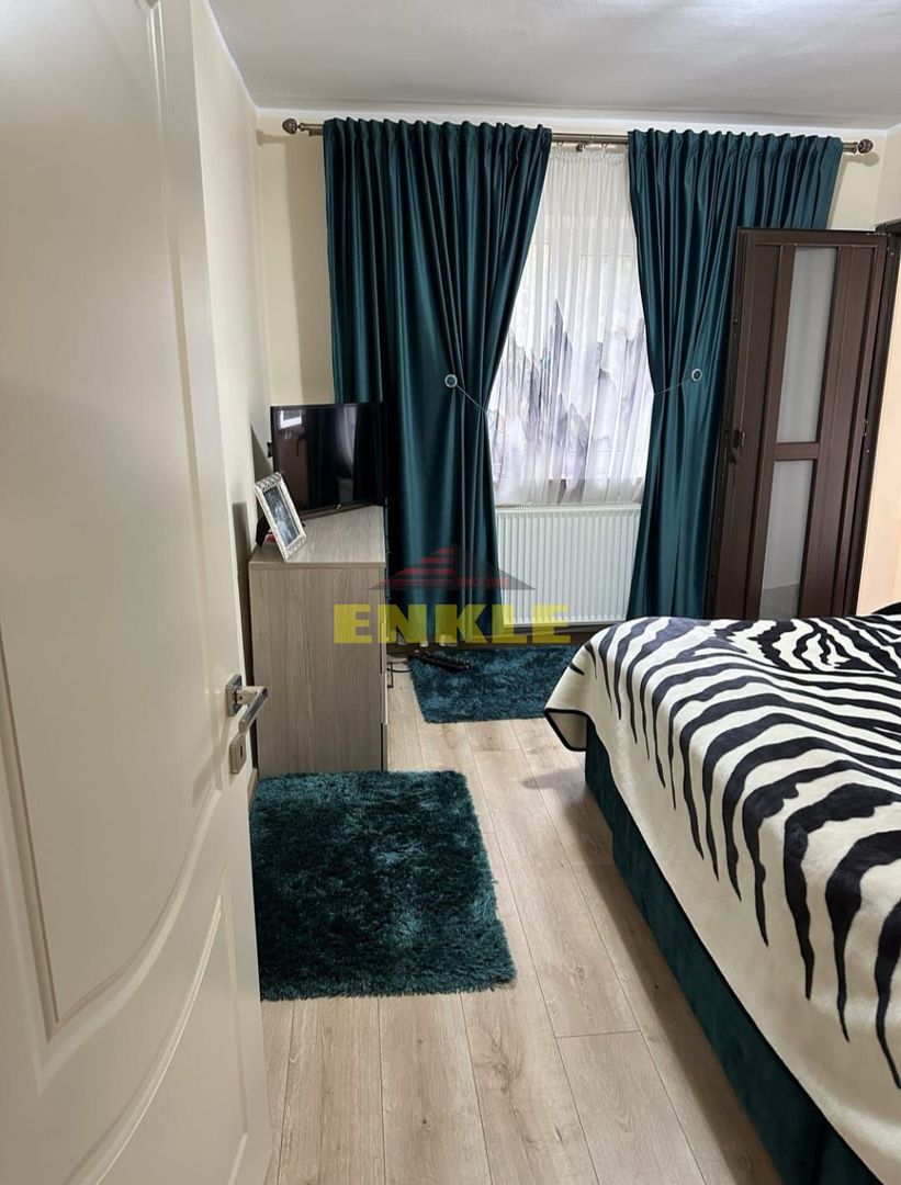 De vanzare apartament cu 3 camere, zona Mall. - Poză 5