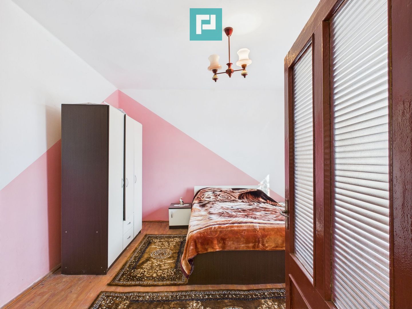 Casă cu teren de 4707 mp în Hălmăgel, județul Arad - Poză 4