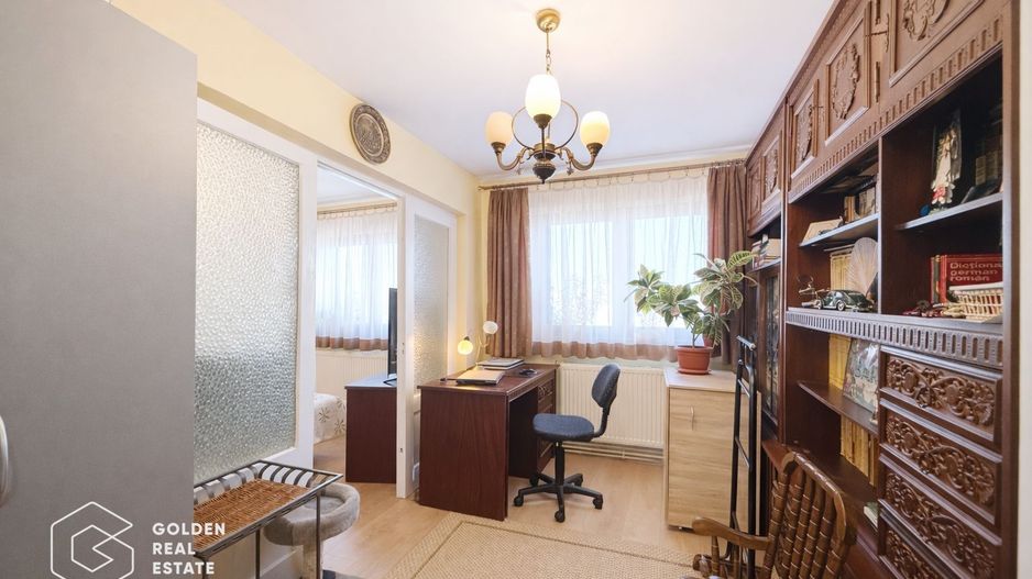 Apartament 5 camere decomandat, cu garaj si boxa, zona Vlaicu - Poză 4