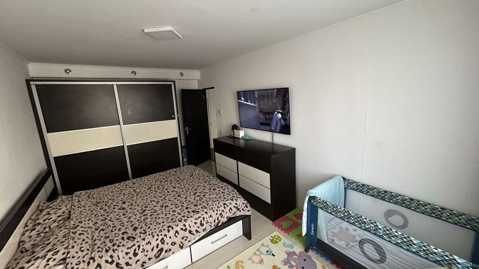 De vanzare Apartament 3 camere Gorjului - Poză 2