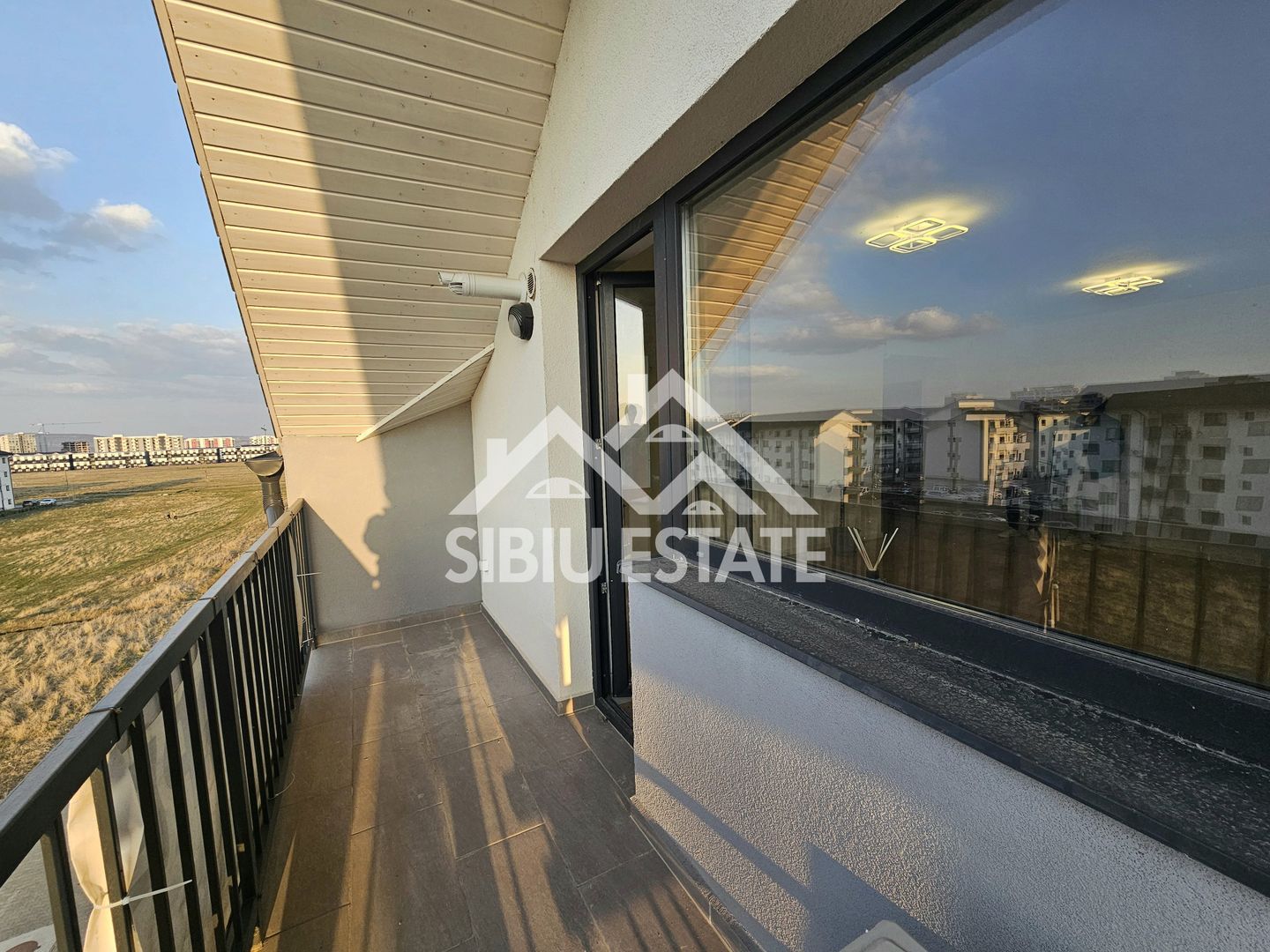 Apartament 3 camere, 2 bai LA CHEIE - Poză 3