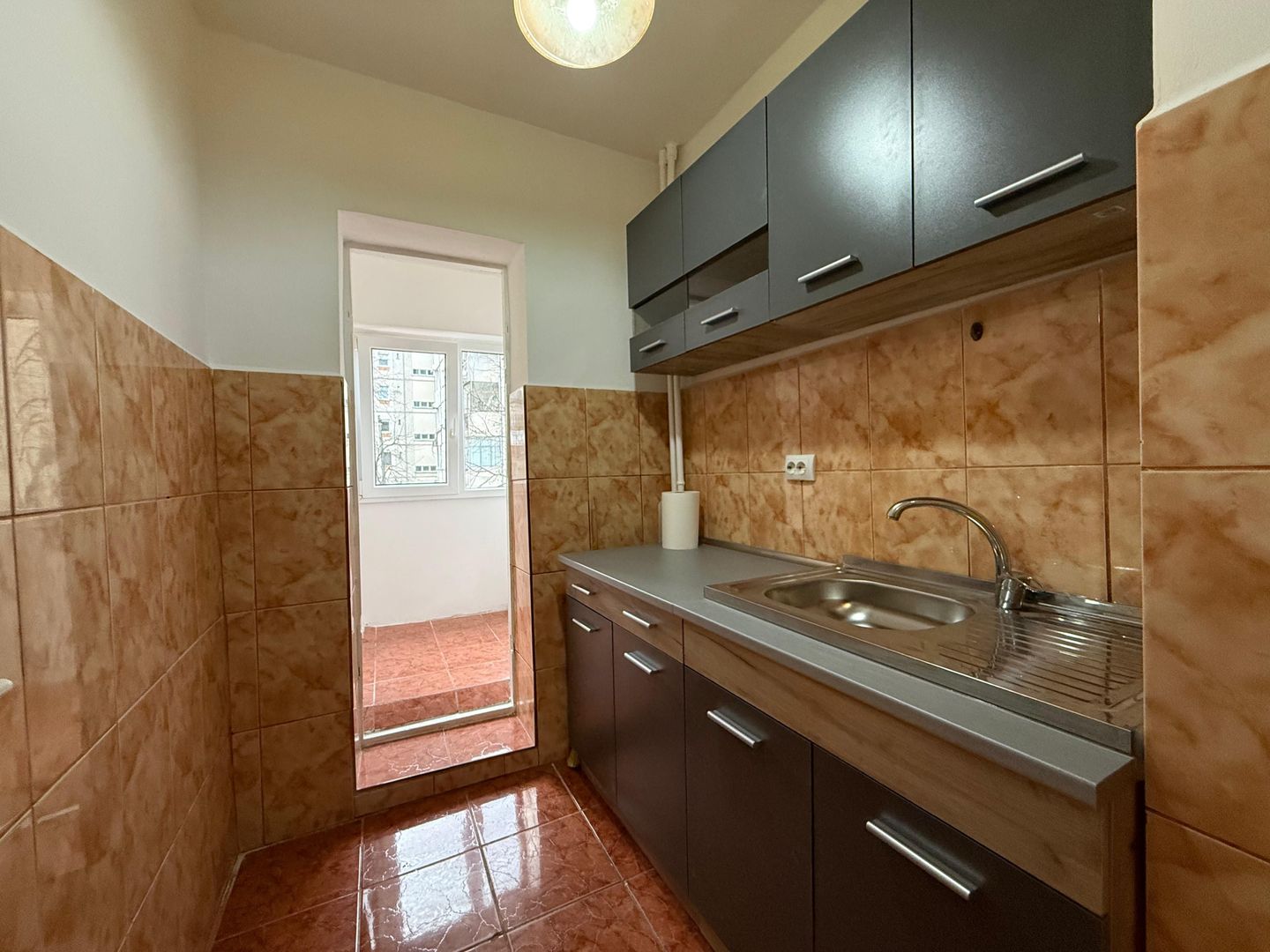 Chirie, apartament, 1 camera, 30 mp, Traian Lalescu Oradea. 250 E/lună - Poză 4