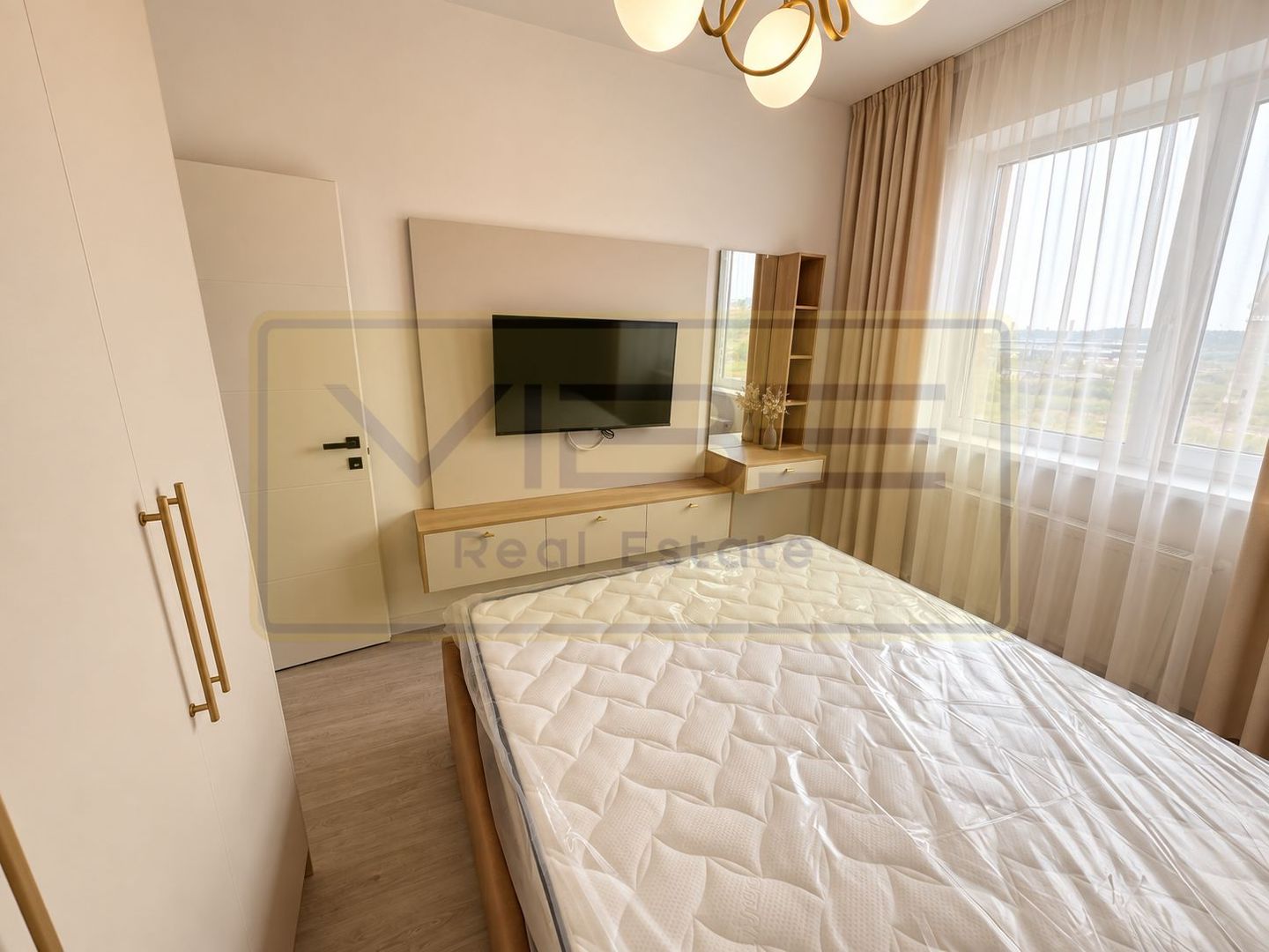Lunca Cetatuii-Capat Cug/ Visoianu- Modern- Nou - Poză 13