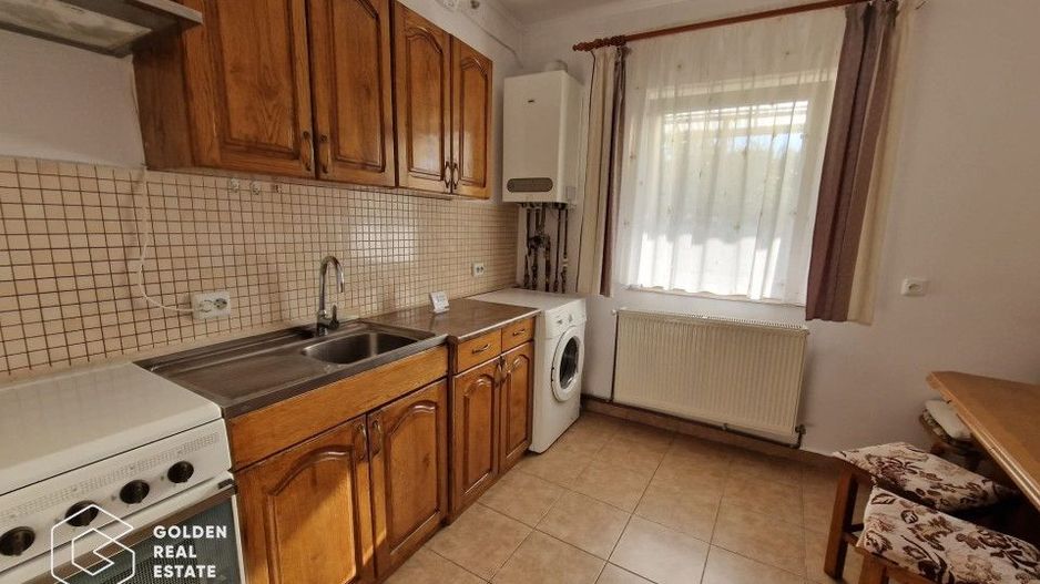 Casa frumos amenajata, 4 camere, 2 bai, curte proprie, zona linistita, Gradiste - Poză 3