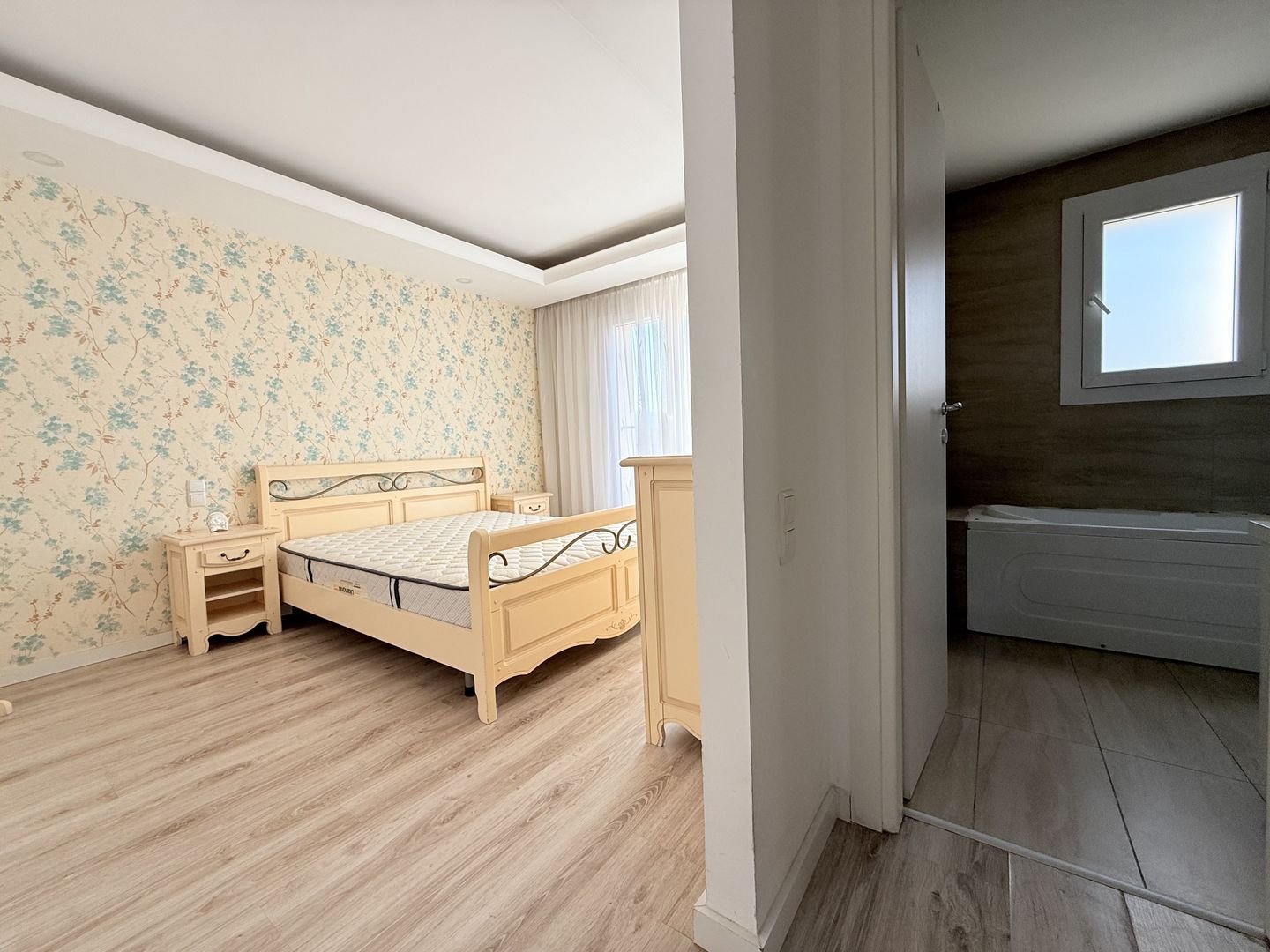 Vila cu 2 dormitoare si 3 bai | Cosmopolis | aproape de Mall | Piscina - Poză 5