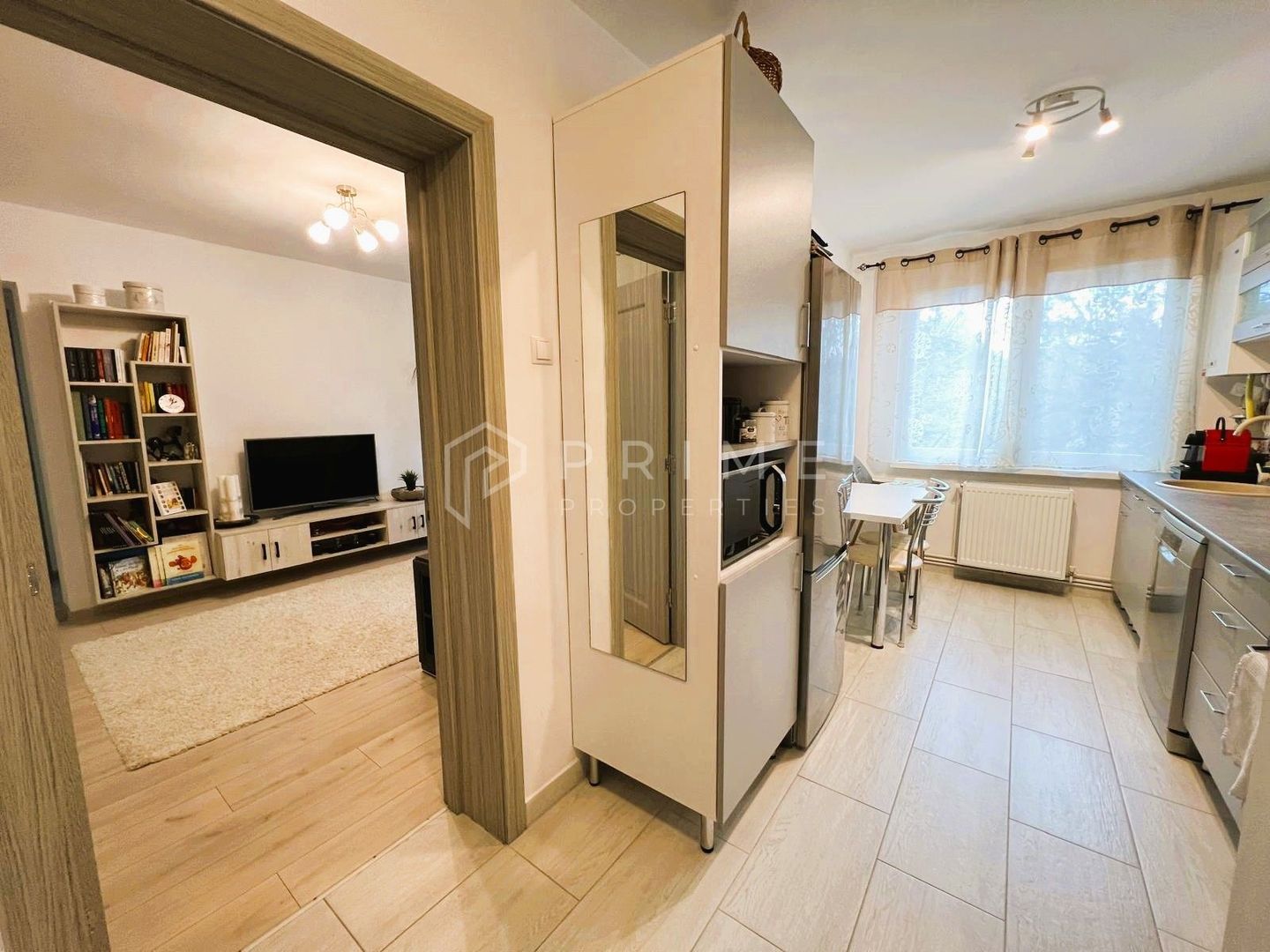 Apartament 2 camere | Aleea Carpați | Etaj 3/4 | Balcon 9 mp - Poză 1