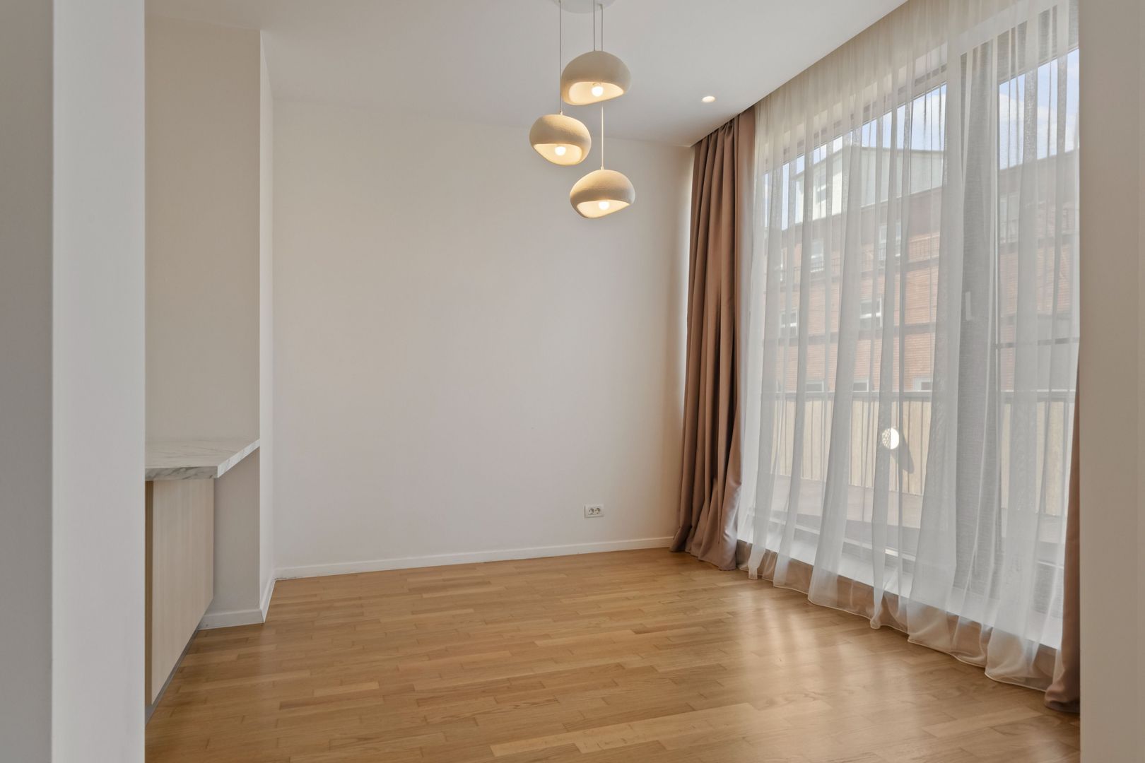 DUPLEX SUPERB UNIVERSITATE CU TERASA 50MP - Poză 3