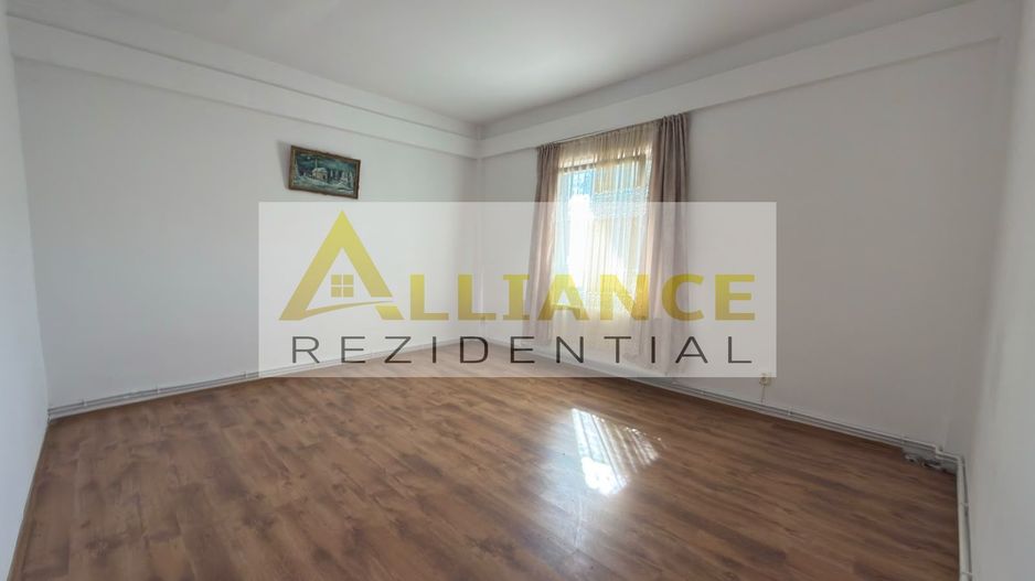 Casa individuala de vanzare in Catelu - 14 camere - teren 1550 mp - Poză 9