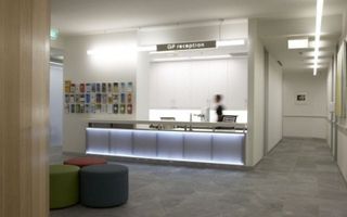 Spatiu comercial de inchiriat sau vanzare, ideal clinica medicala sau birouri - Poză 10