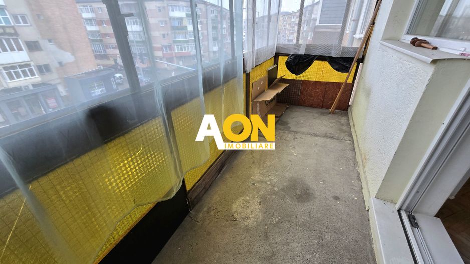 Apartament cu 2 Camere, Etaj 3, Zona Mercur - Cetate - Poză 8