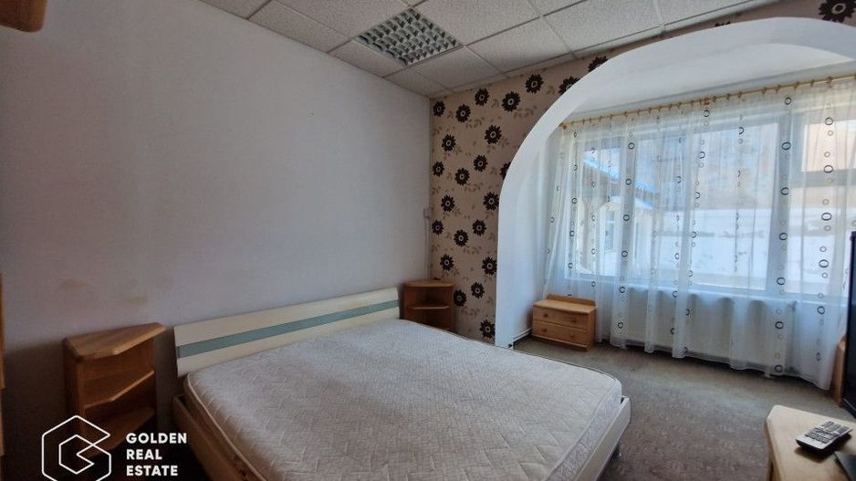 Casa 3 camere, mobilata, zona centrala, loc de parcare in curte - Poză 4