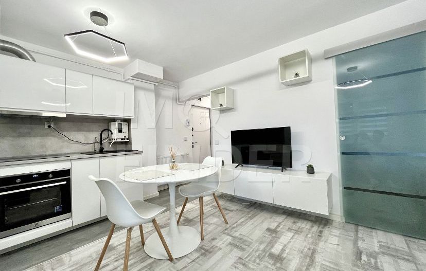 Vânzare apartament o camera, Calea Manastur, ultrafinisat - Poză 1