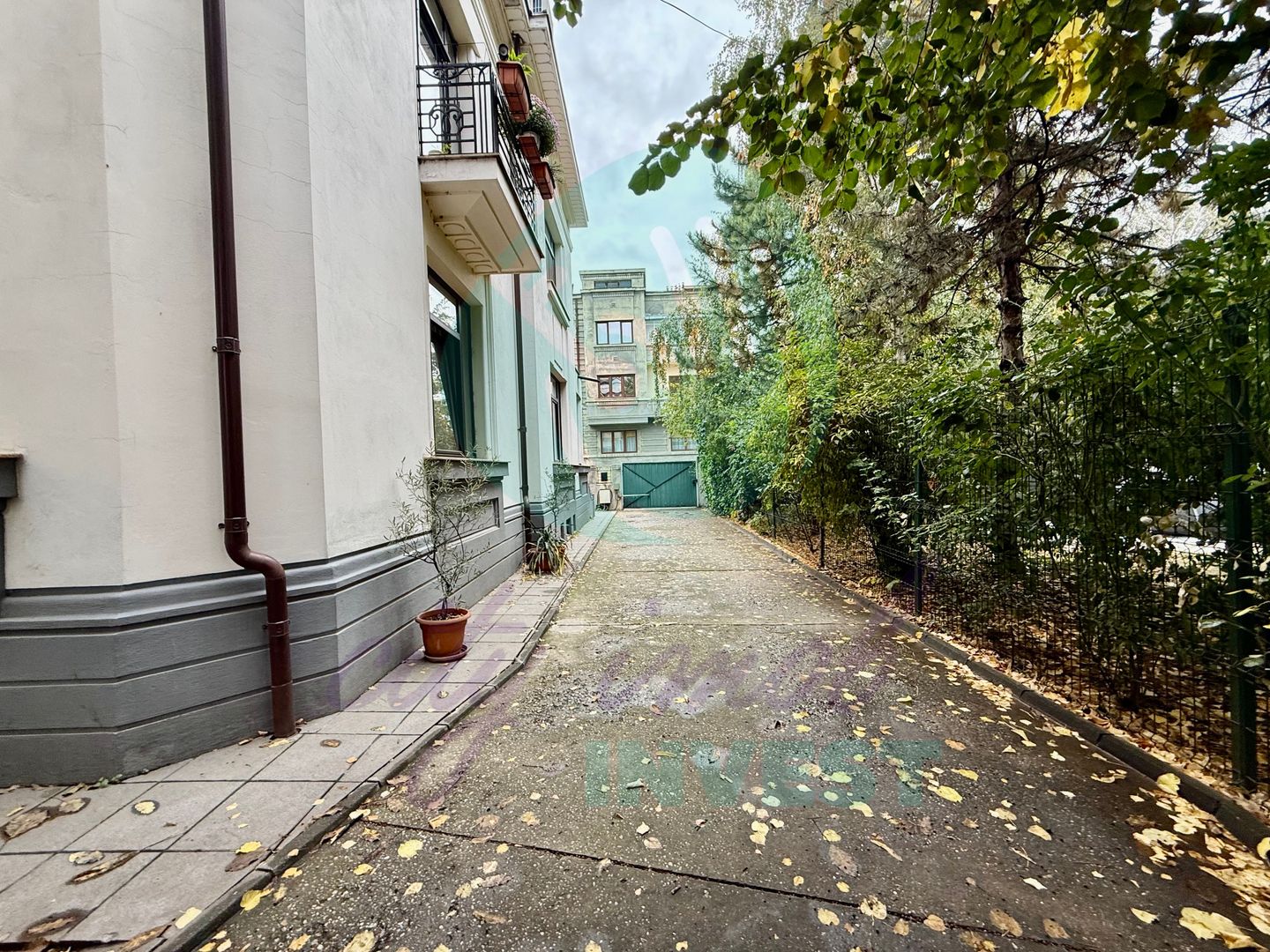 Proprietate cu farmec Art Deco în Cartierul Evreiesc cu multa verdeata - Poză 6
