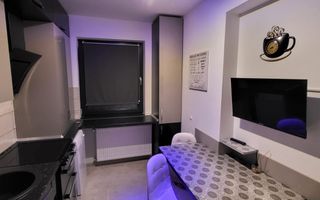 Garsonieră spațioasă de închiriat – 48 mp + terasă - Poză 3