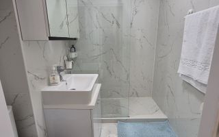 Închiriere 3 camere, Piata Victoriei, nou renovat - Poză 5