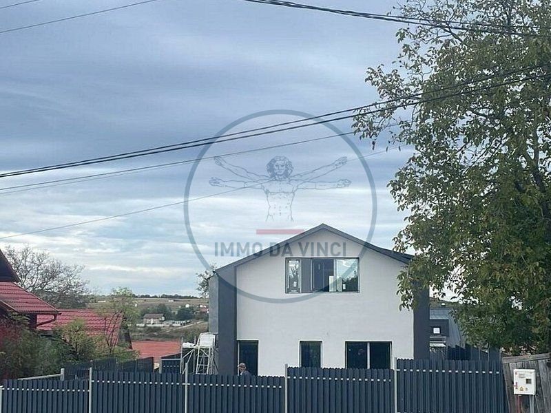 Casa 4 camere de vanzare in Salicea - Poză 1