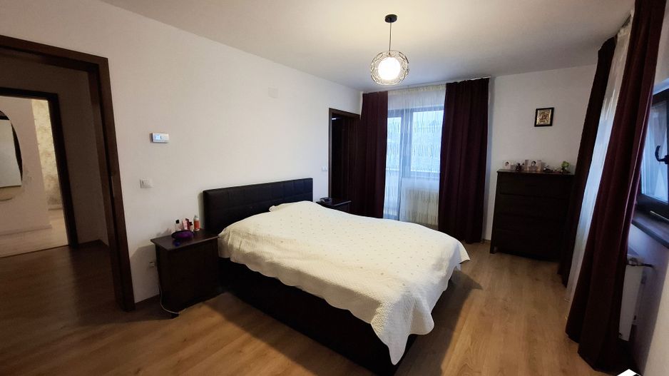 Casa P+1E+M, cu 5 camere, Cocosesti - Poză 9