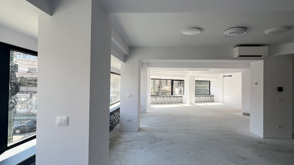 SAD CU VEDERE PANORAMICA - Poză 7