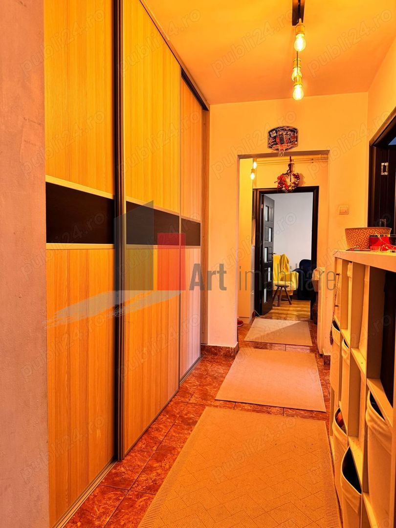 Apartament cu 3 camere de vanzare in zona Pajura. - Poză 4
