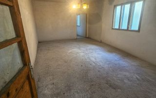 Exclusivitate! Casă cu teren generos în Sat Olteni, Com.Teișani - Poză 31