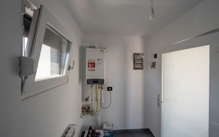 CASA TIPLA, Racordata la toate Utilitățile ! Domnești ! - Poză 17