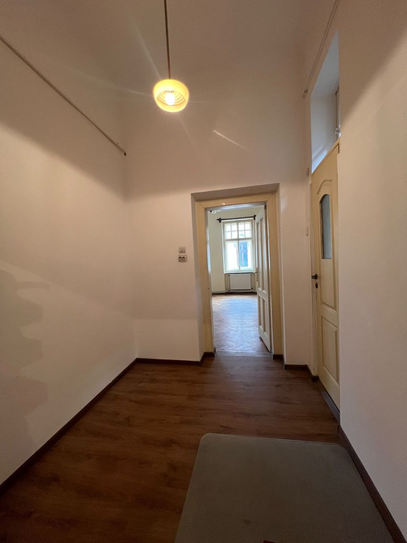 Garsonieră spațioasă de închiriat în zona ultracentrală - Poză 5