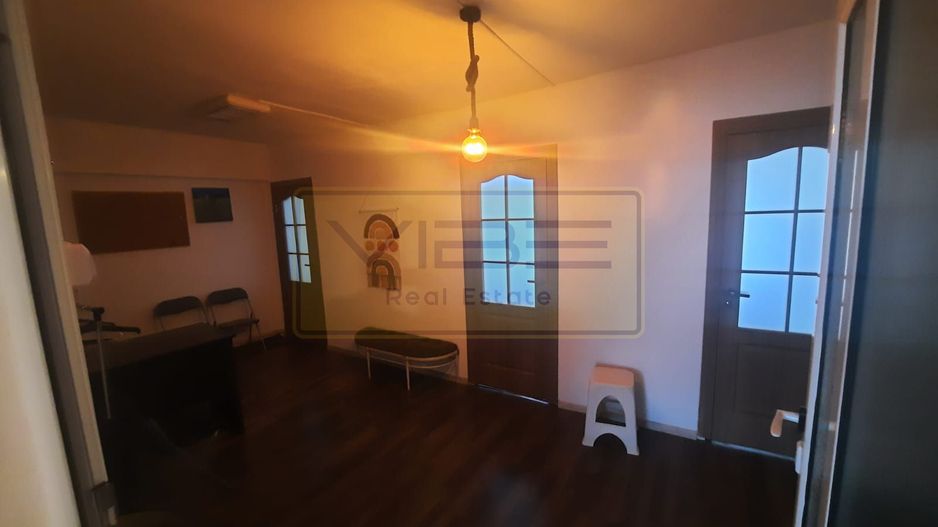 Spatiu 140mp- Posta Pacurari- parter+ mezanin - la Bulevard ! - Poză 3