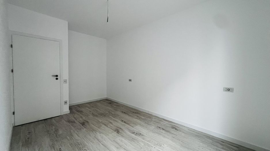 Apartament cu 2 camere si curte   -  Parter   -Zona Torontalului - Poză 6