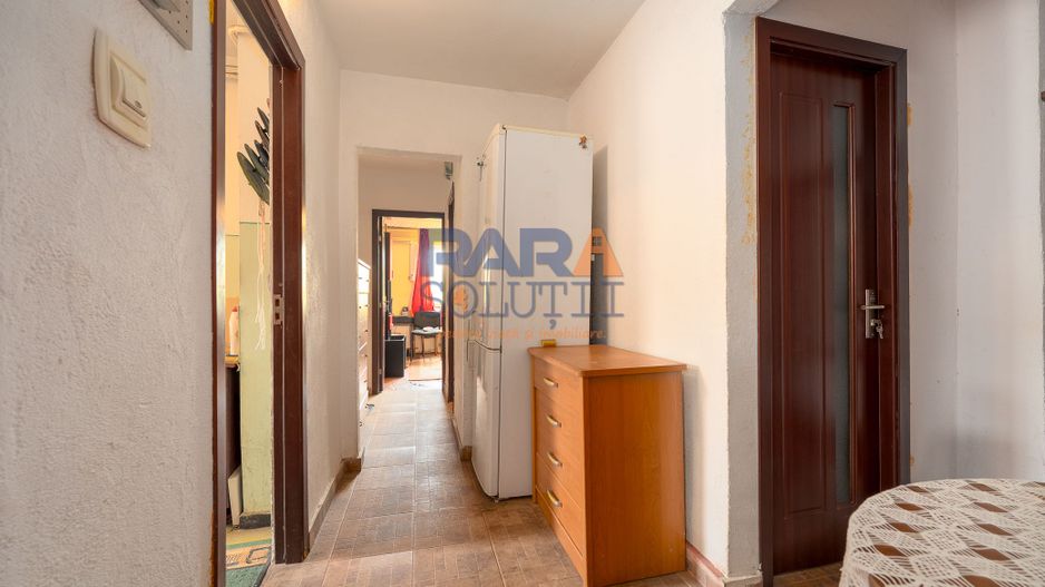 Apartament 3 camere, două băi, Bd. Roman Mușat - Poză 1