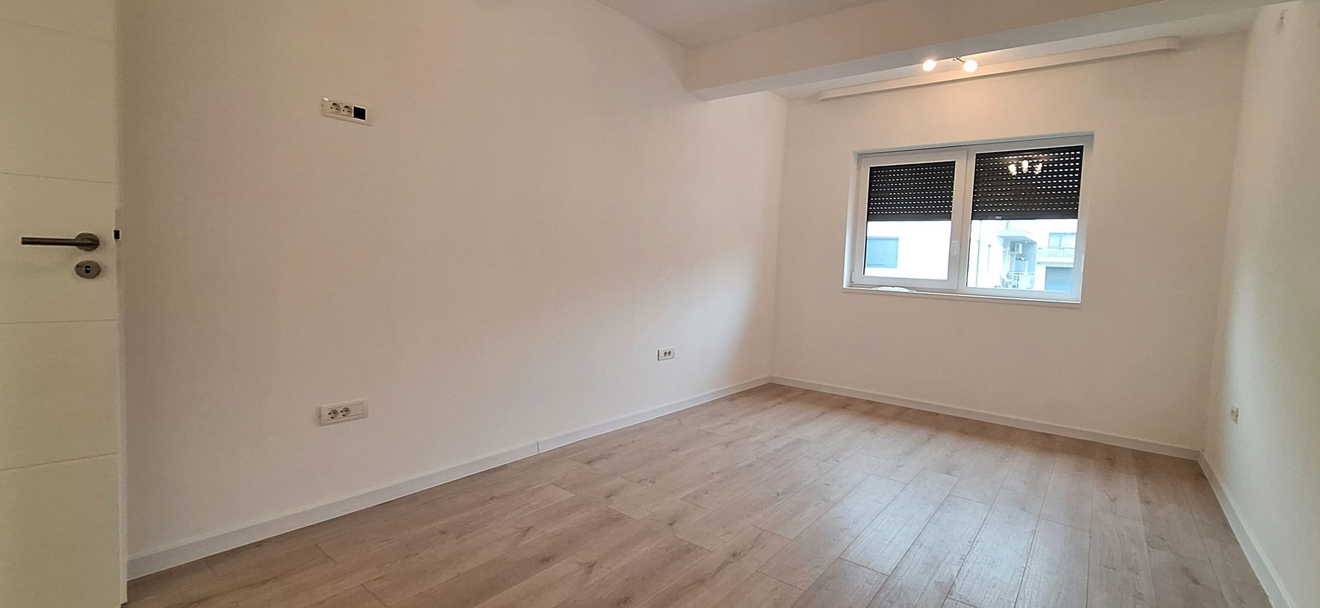 Apartament cu 3 camere si loc de parcare - Kaufland - Poză 10