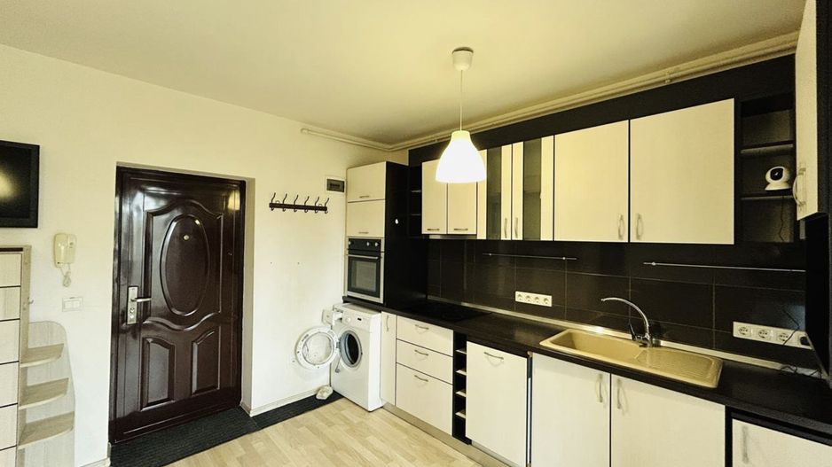 Apartament 2 camere, la cheie, balcon, boxa, loc de parcare - Poză 1
