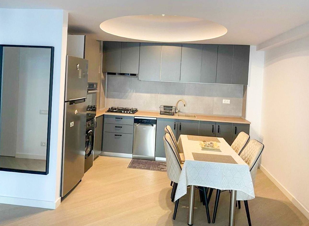 Închiriere apartament 3 camere 77mp | Parcare subterană inclusă - Poză 2