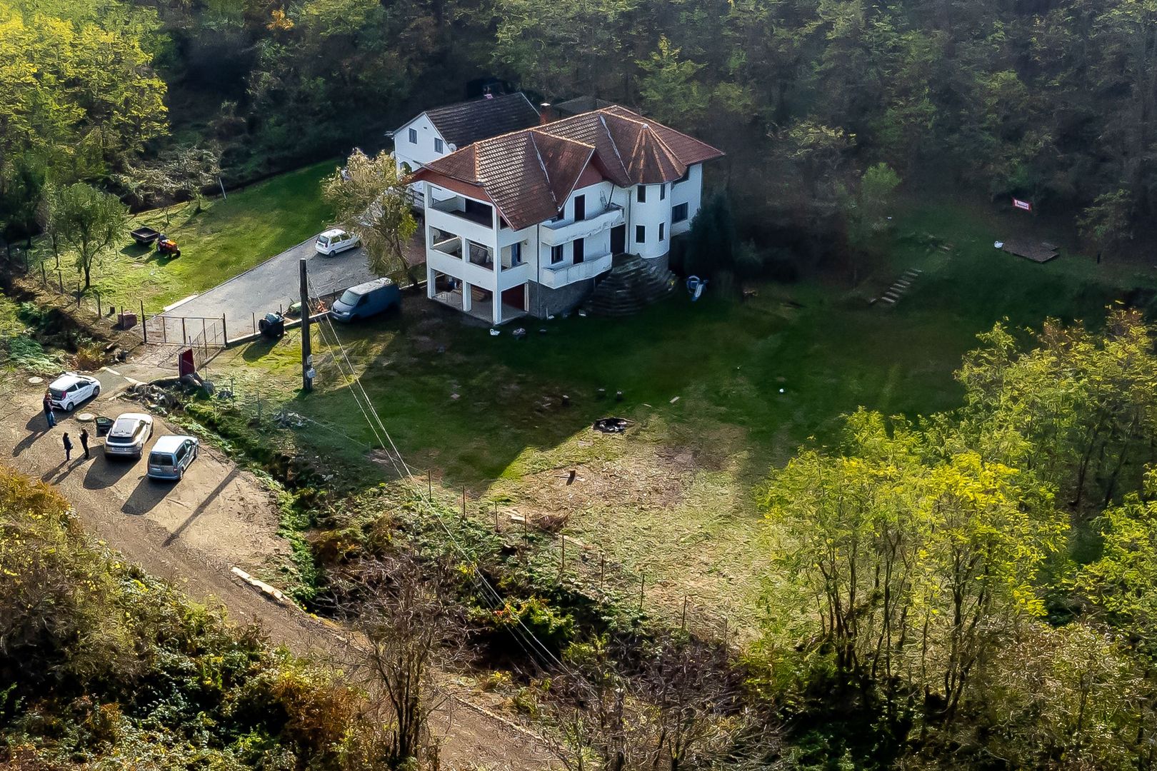 Casă în localitatea Miniș - Comision 0% la cumparare - Poză 2