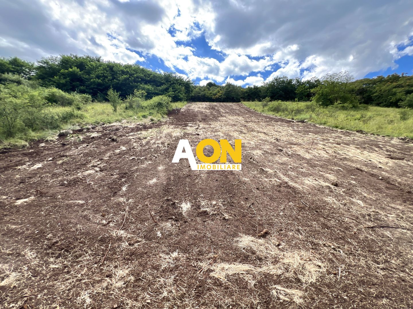 Teren sub padure cu o priveliste deosebita, 1500mp - Poză 1