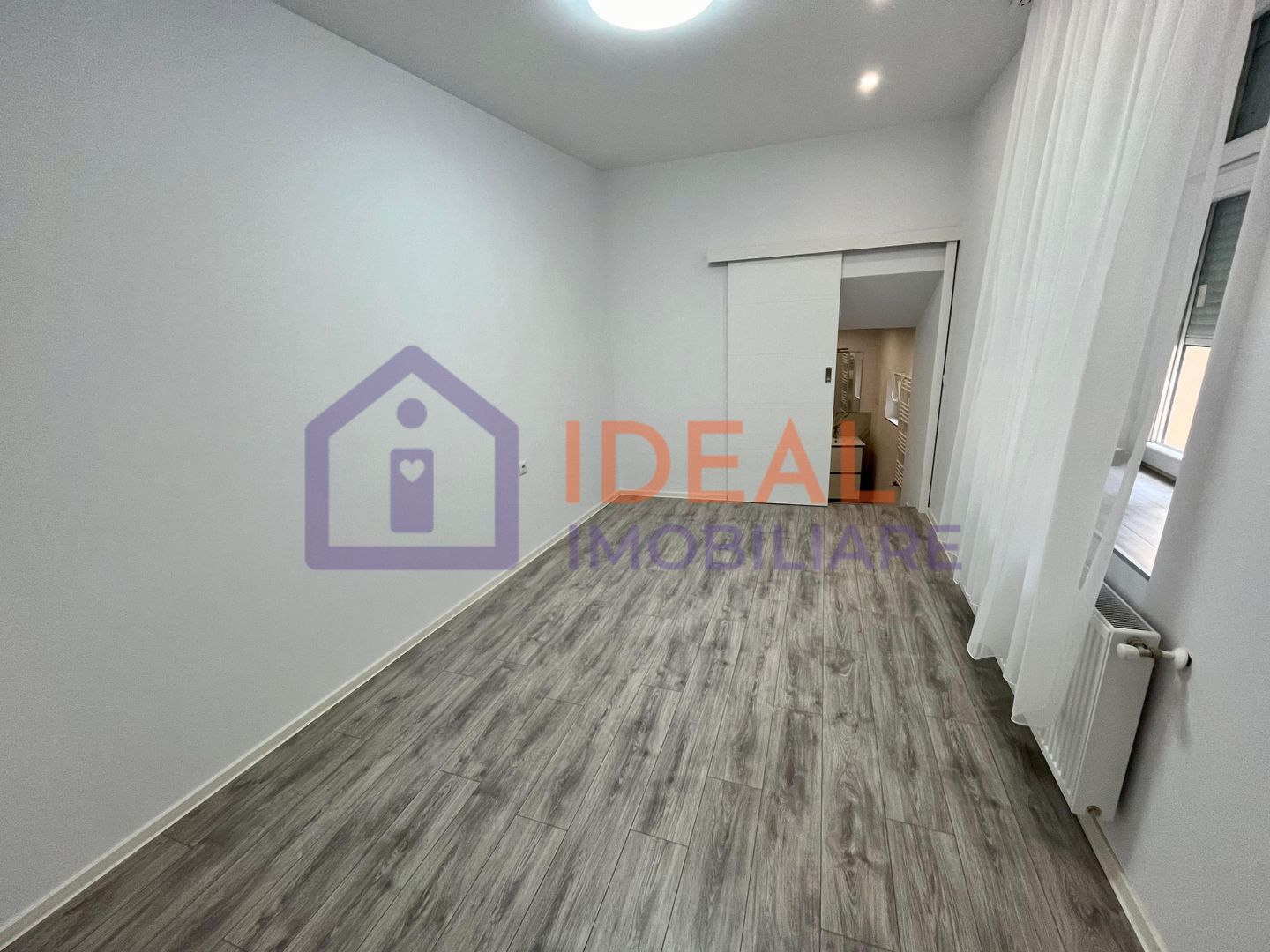 Apartament Ultracentral cu 2 camere complet renovat - de vânzare - Poză 5