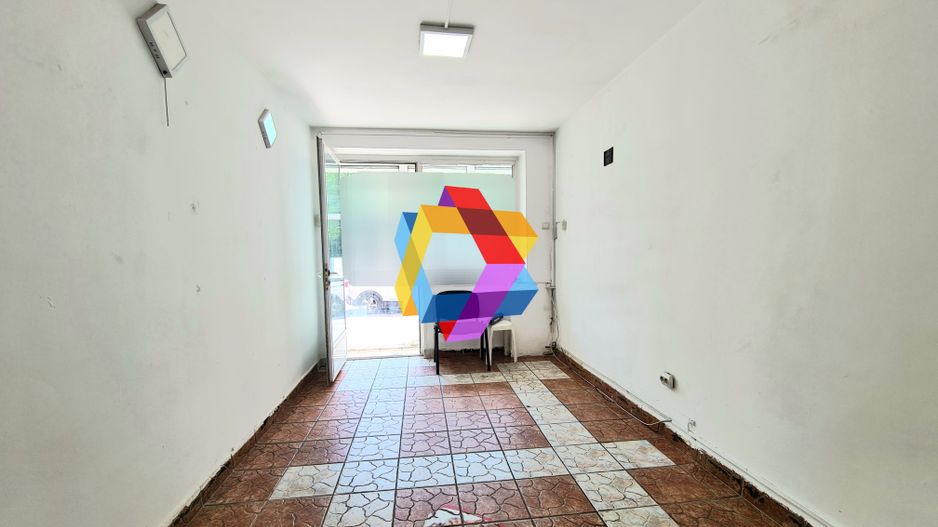 Spatiu comercial de vânzare cu vad Brașov - 55 mp # plus-imo.ro - Poză 1