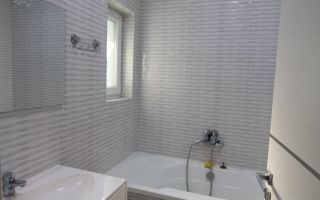 Casa cu 3 camere, locuri de  parcare, curte - Poză 21