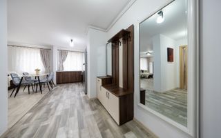 Apartament cu doua camere modern ,cu boxa in Top City - Poză 3
