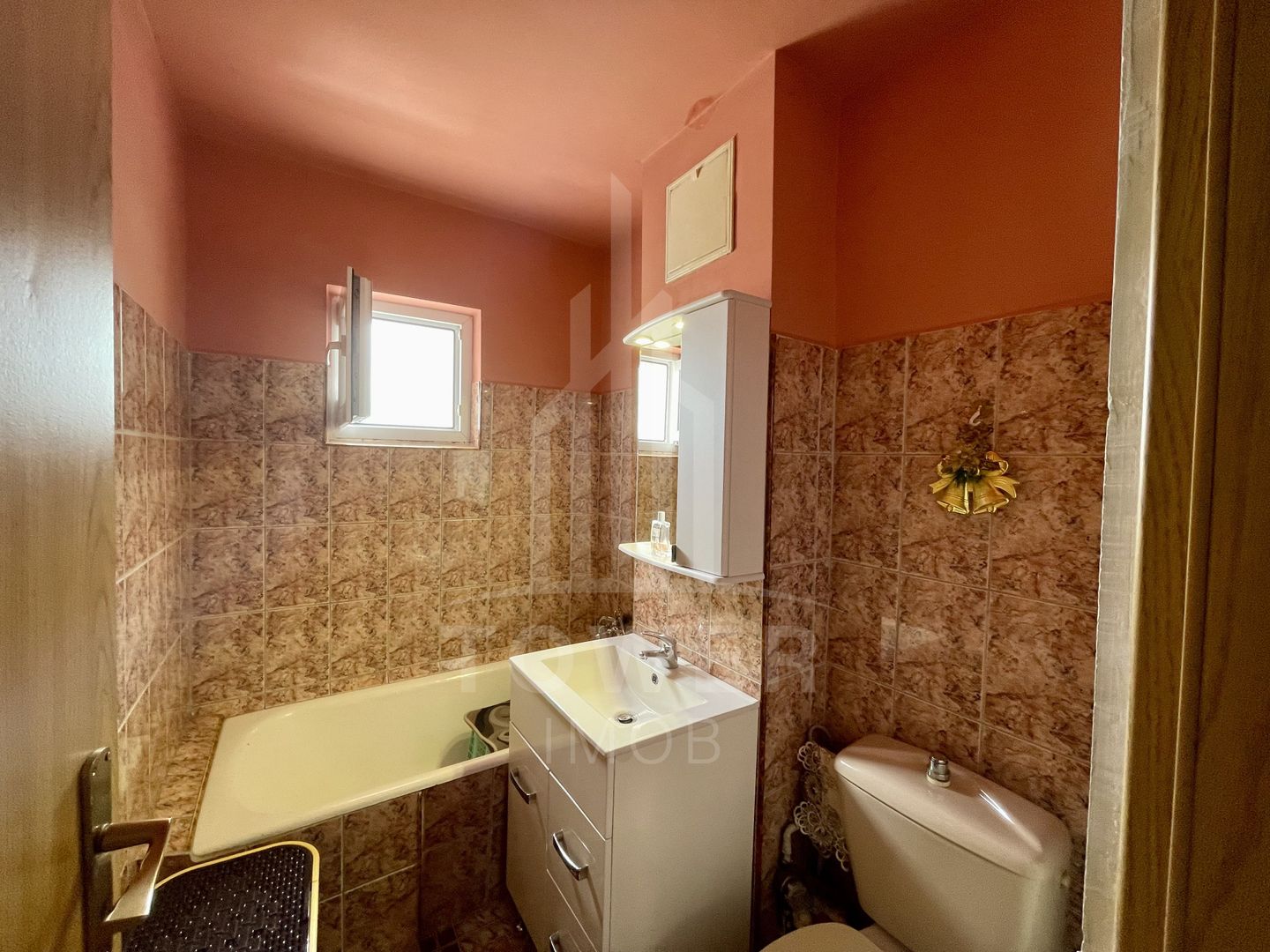 Apartament cu 4 camere, vedere panoramică și mobilat modern – Turnișor - Poză 15