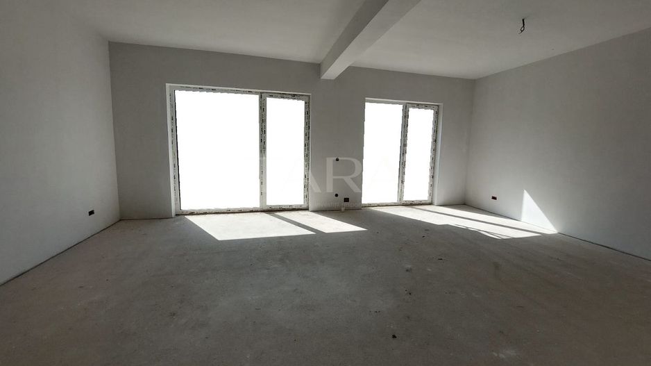 Casă spațioasă cu grădină în Florești, aproape de zona Somesului. - Poză 1